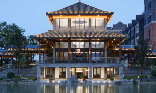 MOONRISE HOTELS & RESORTS