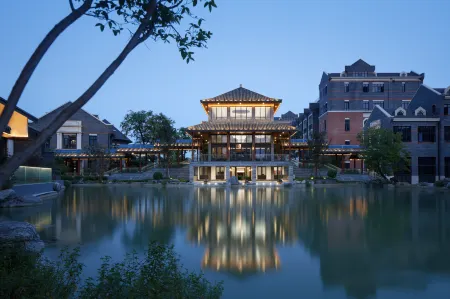 MOONRISE HOTELS & RESORTS Отели рядом с достопримечательностью «Jinyan Square»