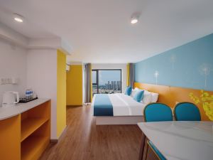 Jinyu International Apartment (Overseas Chinese City Happy Coast Yungu Branch)