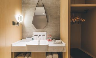 Atour  Hotel (Shanghai Xujiahui Tianyaoqiao)