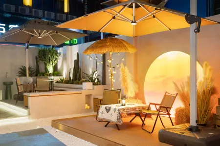 Naiwei L Executive Apartments (Coast City Nanyou Subway Station)