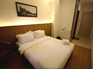 Place2Stay Business Hotel @ Metrocity