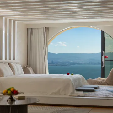 Dali Hua Xiao Yue Xi Cliff Pool Sea View Hotel (Erhai Branch)