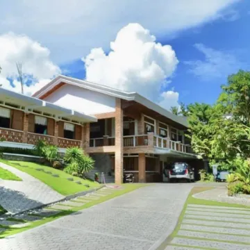 Casa Lorenzo powered by Cocotel Hotels near Bicol Heritage Park