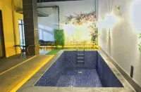 Longmen Nankunshan Baiyingju Holiday Homestay - สระว่ายน้ำส่วนตัว