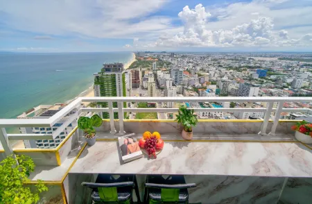 SEA VIEW Apt_2 minutes walk to My Khe beach