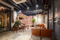 Jishan Jianshui Homestay (Shaoxing Keyan Scenic Area)