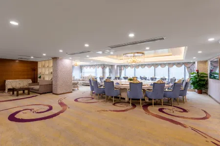 Foshan Jiayi Hotel (Nanhai Sports Center) Отели рядом с достопримечательностью «Neusoft Institute Guangdong»