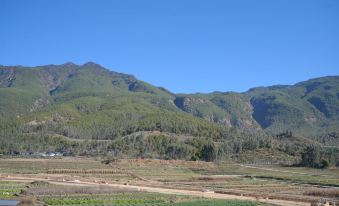 Lijiang Jinglin Hanshe Homestay (Sanyi International Airport)