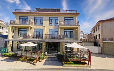 Yuyao Yijia Homestay (Yuyao Siming Lake Scenic Area) Отели рядом с достопримечательностью «Siming Lake»