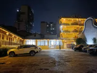 Nanxiong Guangfu Ren Inn - parcheggio