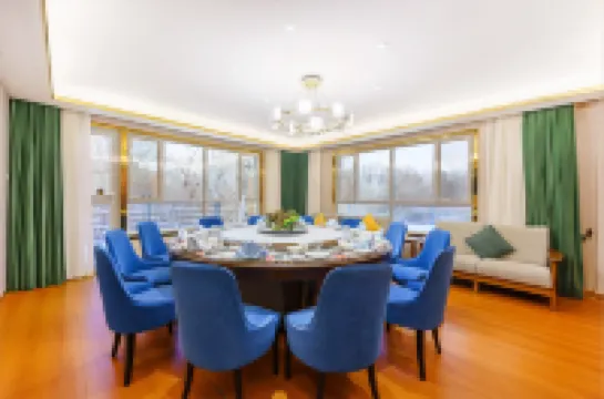 Urumqi Yizhongyuan Hotel (Hongshan People's Park Branch)