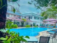 Sea Breeze Resort - Beach
