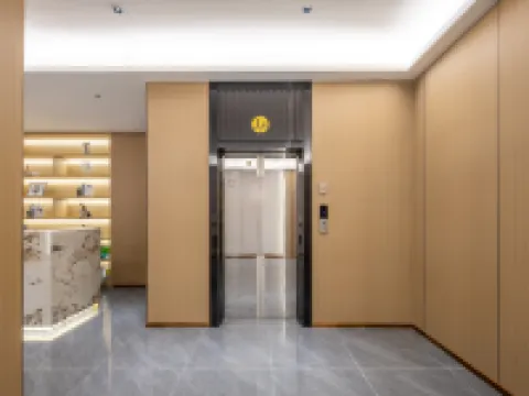 Yuezhi Hotel (Lingao Fuluo Plaza) Hotels in Lingao