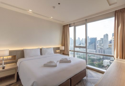 3. 자스민 그란데 ..