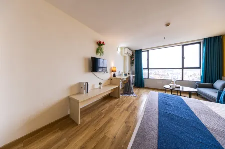 Xicheng Business Hotel (Shenzhen Shuanglong Metro Station)