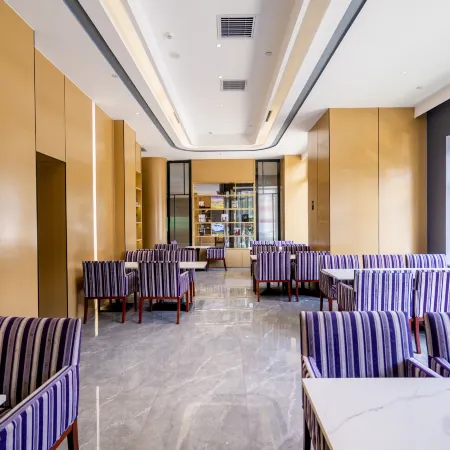 Yijia Hotel