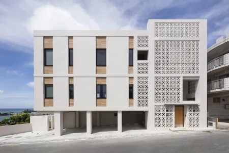 Onna Oceanview Suites Отели рядом с достопримечательностью «Рюкю- Силла»