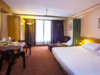 Hotel les Jumeaux Courmayeur Hotels near Checrouit