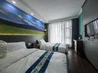Qinghai Lake Zhaxi Tibetan-style Holiday Inn Hotel a Gonghe