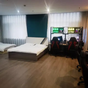 HuaXia Hotel