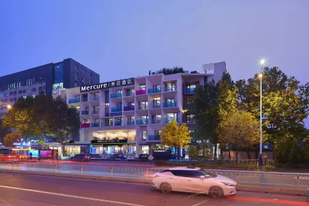 Mercure  Taian  Taishan Wanda Plaza Отели рядом с достопримечательностью «Shandong Science and Technology University East Campus»