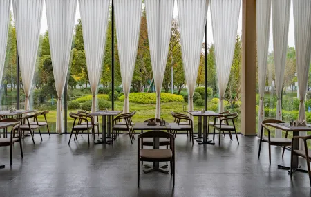 Ages Hotel Отели рядом с достопримечательностью «Sichuan University of Culture and Arts (Mianyang Campus)»