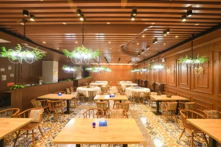 Jilin Tianyue Hotel Отели рядом с достопримечательностью «Jihai Railway Terminal Former Site»