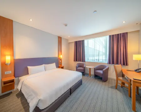 プレミア イン アブダビ エアポート (ビジネス パーク) アブダビのホテル