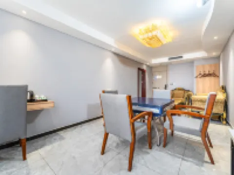 Cenxi Yuanfeng Hotel (Tanhua Bus Station) Hotels in Cenxi
