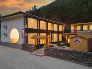 Floral Hotel· Mount Wutai Ruyuan Boutique Hotel
