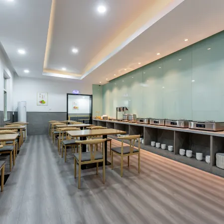 Elong Wanguo Hotel (Jinan Baotu Spring Daming Lake Scenic Area) Отели рядом с достопримечательностью «Парк источника Баоту»