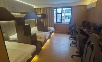 Banshi Mister Hotel