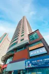 如家·neo（青島五四廣場奧帆中心店） 奧林匹克帆船中心（Olympic Sailing Centre）附近的飯店