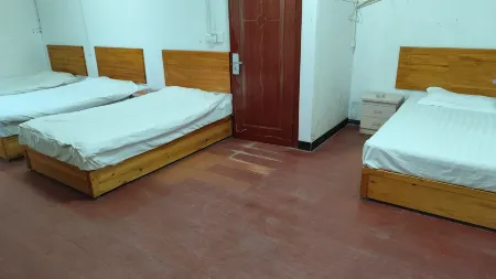 Nanyang youth holiday hotel Отели в г. Синьэ