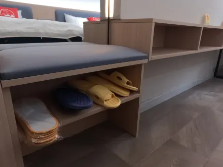 Shijian Mountain House