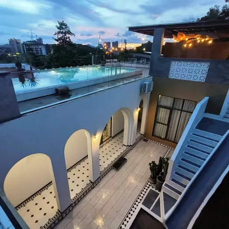 Yuequan Santorini Cave Hot Spring Villa (Jiangmen Taishan Yihe Hot Spring City)