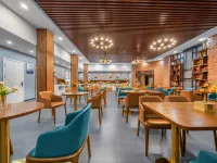 James Joyce Coffetel Hotel (Yinchuan Drum Tower Jade Emperor Pavilion Store) Hotels near Xingqing