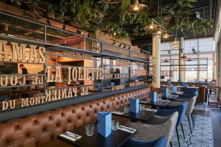 Appart'hôtel Odalys City Centre Euromed Отели рядом с достопримечательностью «Randonnées théâtrales Marcel Pagnol Cie Dans la cour des Grands»