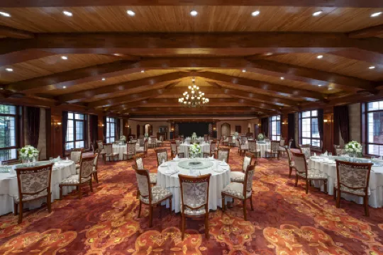 Days Hotel by Wyndham Harbin Songbei Отели рядом с достопримечательностью «Shuige Yuntian»