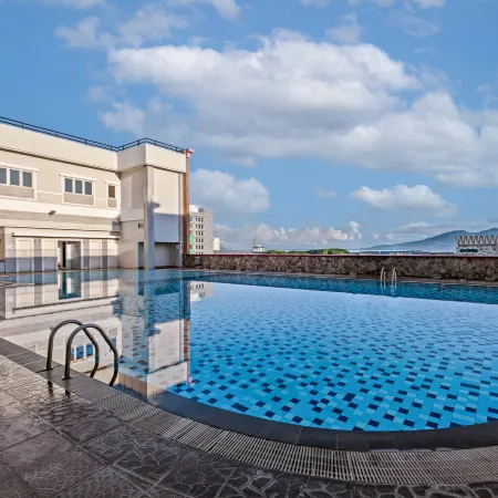 Grand Whiz Megamas Manado