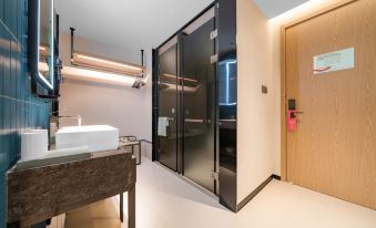 Echarm Hotel (Wuhan Tianhe Airport Songjiagang Subway Station)