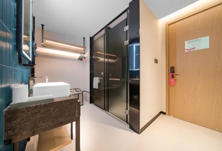 Echarm Hotel (Wuhan Tianhe Airport Songjiagang Subway Station)