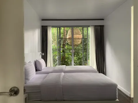 ห้องเตียงแฝด พร้อมวิวสวน