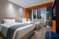 Baiguan Hotel (Jingmen Zhongtian Street. Yintai City Store)