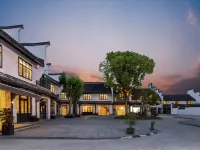 Moshang Qingya| Jiangnan Huipai Courtyard·Chinese Aesthetic Parent-Child Resort Hotel Các khách sạn gần Huiyuan Pawnshop
