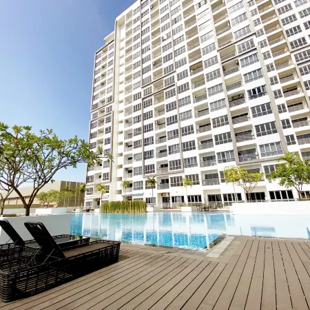 Near Ferry Terminal. COZY Studio Condo With Swimming Pool. 1120