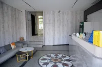 Leizhou Huacheng Hotel