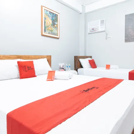 RedDoorz near Pasay Rotonda