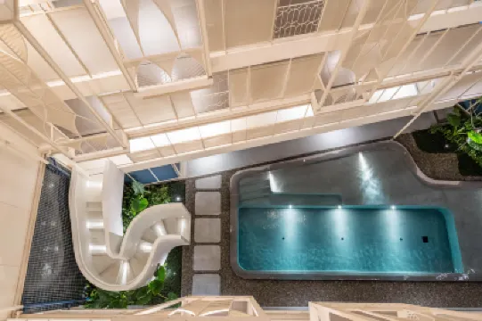 YANH Ratchawat Hotel Hotel berhampiran Wat Pracha Rabuetham